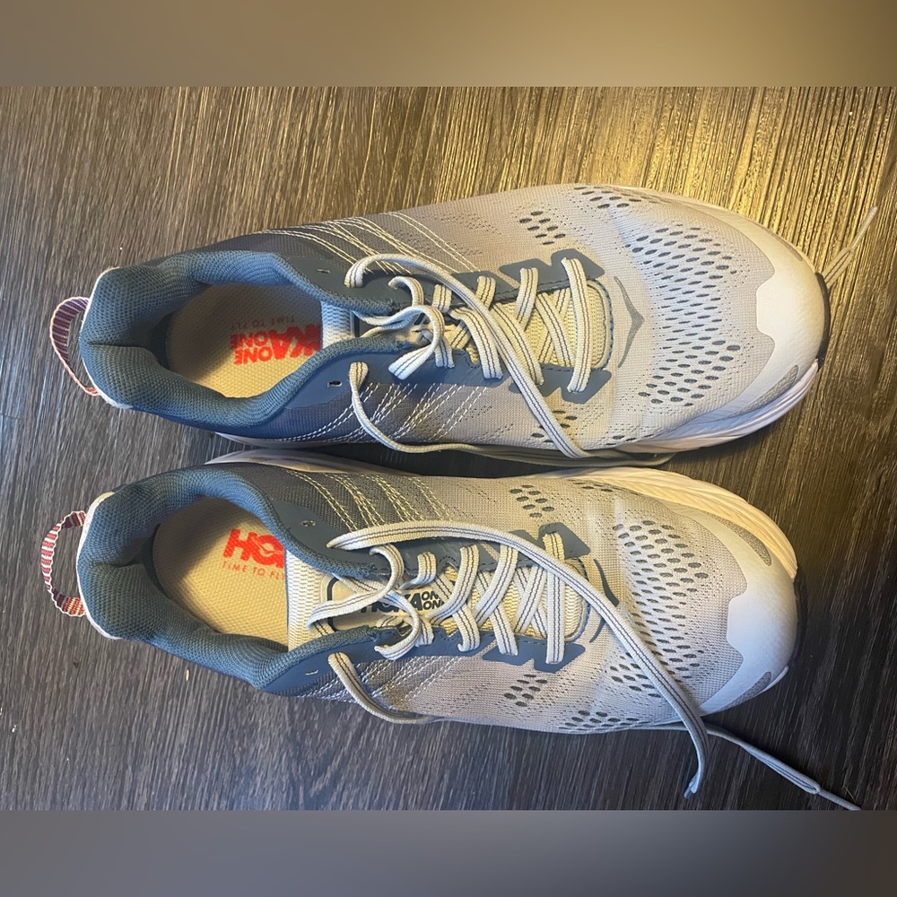 Hokas